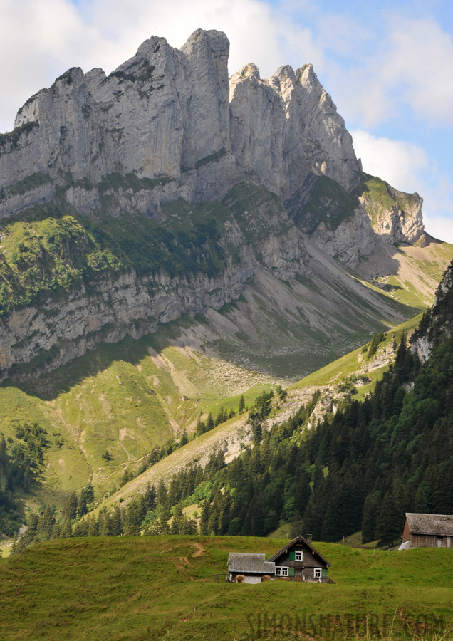 Mountain scenery [150 mm, 1/50 sec at f / 22, ISO 500]